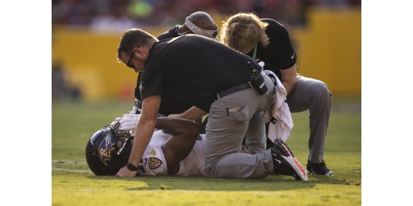 J. K. Dobbins reembolso anticipado por lesión en pretemporada